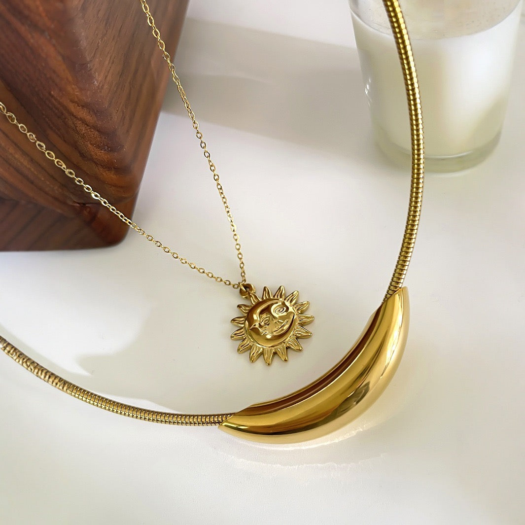 Gold Sun Pendant Necklace for Women – 316L Stainless Steel